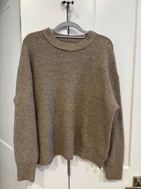 American Eagle Outfitters Taupe Ribbed Crewneck Sweater. Size M